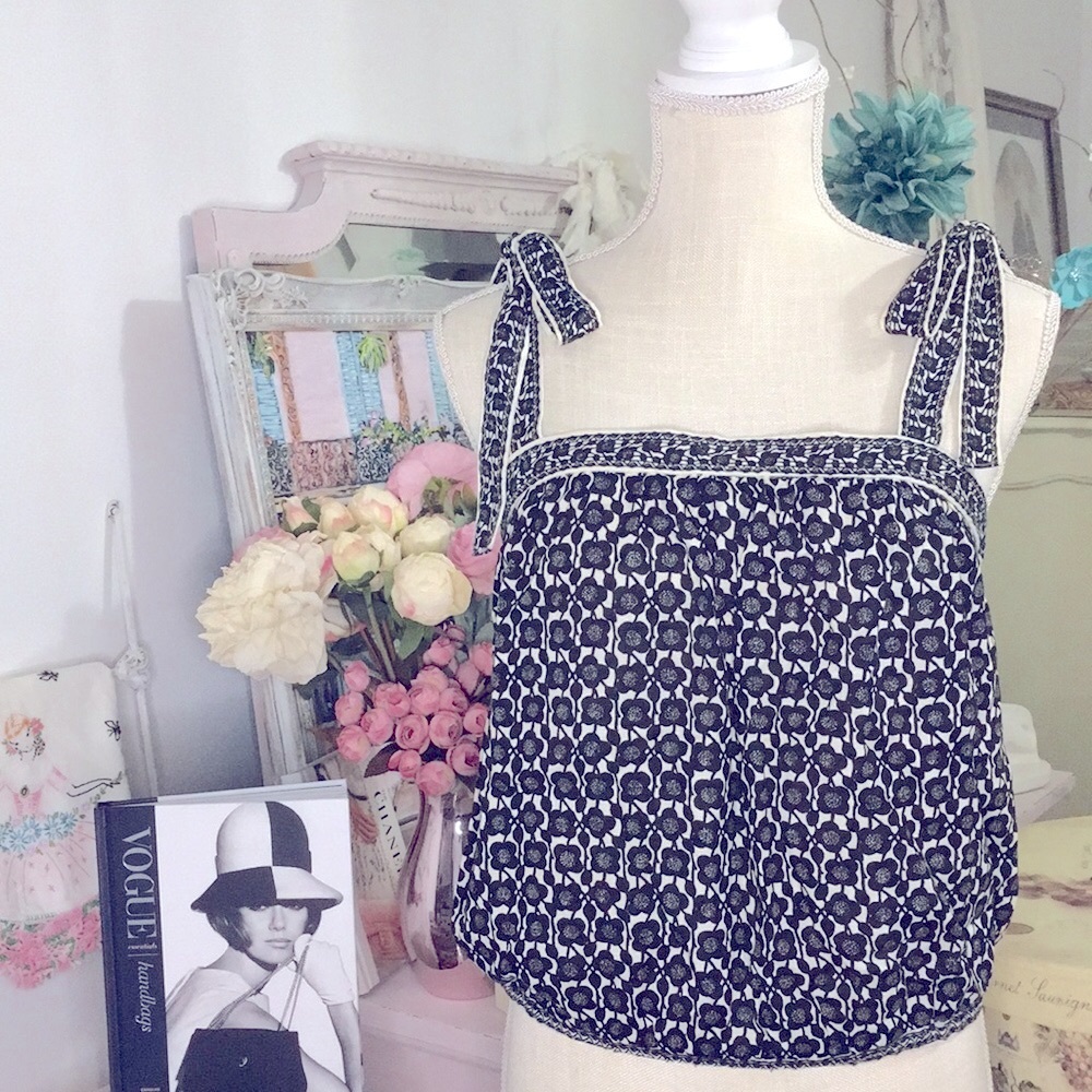 NWT✨Max Studio Chic Bow Crop Summer Blouse Black and White Cream Floral Sm! Rare